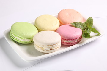 cake makaroni on plate