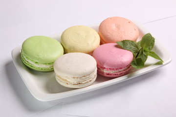 cake makaroni on plate