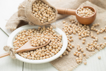 Obraz premium Soybeans on the table