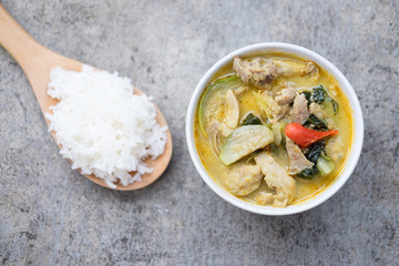 pork green curry and stream rice