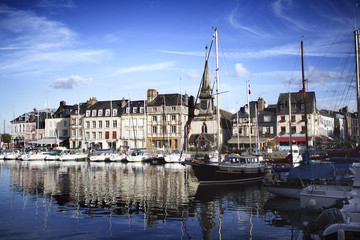 Fototapeta na wymiar View of the Port of Honfleur