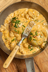 Semmelknödel in der Pfanne