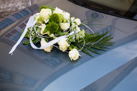 Hochzeitsschmuck Auto Bilder – Durchsuchen 1 Archivfotos, Vektorgrafiken  und Videos