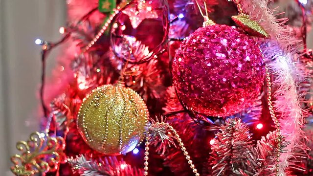 christmas tree decor with lights