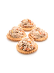 tuna salad with cracker