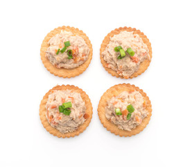 tuna salad with cracker