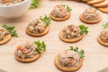 tuna salad cracker