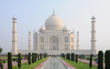 Fototapeta na wymiar Taj Mahal am Morgen
