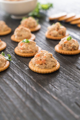 tuna salad cracker