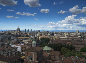 Fototapeta premium Milano, 2016 panoramic skyline with clear sky and Italian Alps