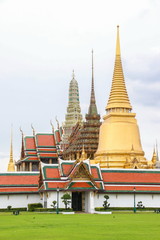 Fototapeta premium Wat Phra Kaew, Temple of the Emerald Buddha which is the famous place in Bangkok, Thailand