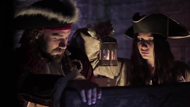 Pirate find hidden treasures