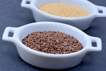Bowls with flaxseeds and amaranth