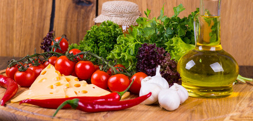  cheese with fresh vegetables