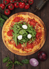 Spaghetti pizza margherita