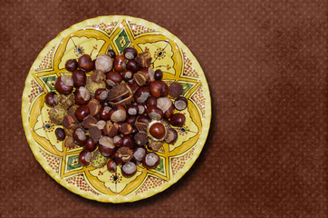 Kastaniendeko verspielt