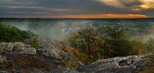 Obraz premium Sunrise at a Lookout 1