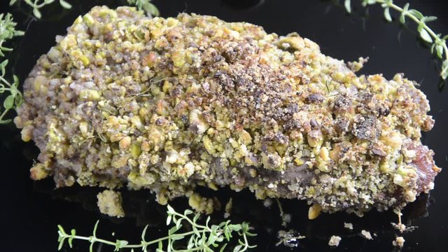 Pistachio Crusted Roast-Beef Фисташки расписной Ростбифом Roast beef in crosta di pistacchi Carne de vaca asada con costra de pistacho Pist&aacute;cie krustě Pečen&aacute; Hověz&iacute;