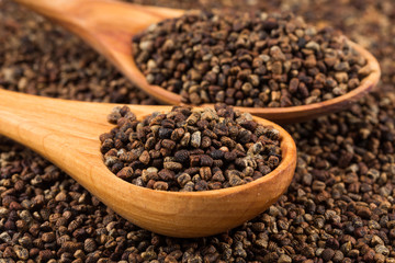 Decorticated cardamom seeds