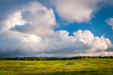 Fototapeta na wymiar Beautiful clouds over Big Meadows, in Shenandoah National Park,