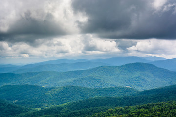 Naklejka premium Layers of the Blue Ridge Mountains, seen from Skyline Drive in S