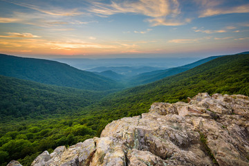 Fototapeta na wymiar Sunset over the Shenandoah Valley and Blue Ridge Mountains from