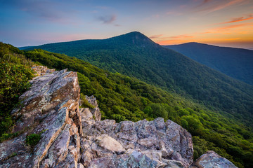 Fototapeta na wymiar View of Hawksbill Mountain at sunset, from Crescent Rock, in She
