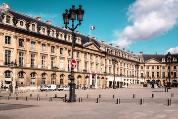 Fototapeta premium Sunny Day in Place Vendome in Paris, France