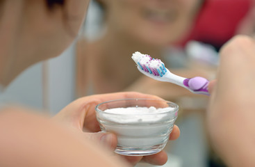 brightening teeth with sodium bicarbonate