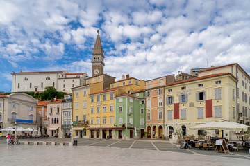 Fototapeta na wymiar The town square of Piran in Slovenia