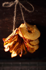 Dried apple slices
