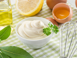 Natural mayonnaise ingredients and the sauce itself.