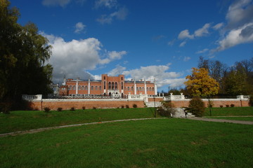 Autumn in Marfino park and palace.