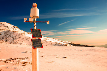 Meteorological station, powered with solar panels