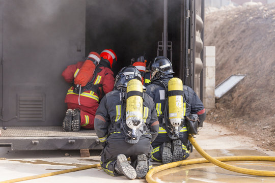 Practices in a flashover container