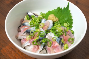 秋刀魚丼