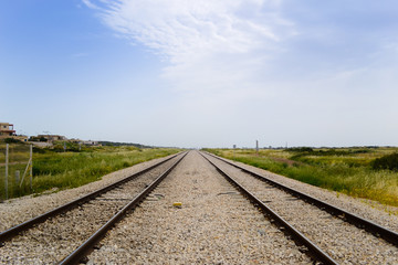 Obraz premium Railway path going to horizon infinity