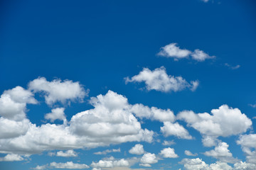 Naklejka na ściany i meble Blue sky and beautiful white cloud