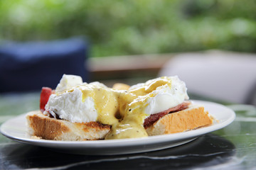 egg benedict