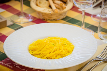 Tasting white truffle with italian pasta