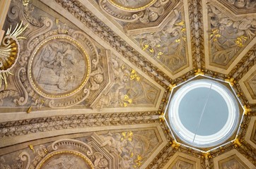 Fototapeta premium Dome of a church from below