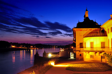 Obraz premium baroque castle Pillnitz close to Dresden with vie to the river Elbe at sunset, Germany Saxony