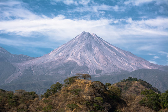 Volcán de Colima una belleza natural en el Estado de Colima.