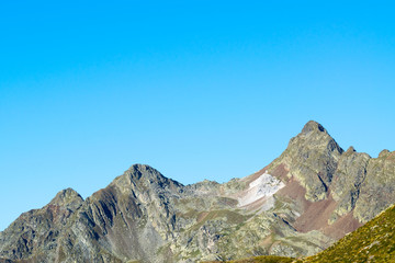 Blick auf den Weiskopf Gipfel bei klarer Sicht - Penser Joch