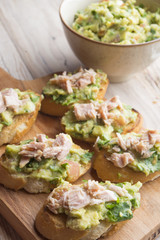 Bread with guacamole