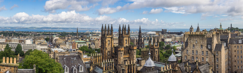 Panoramic view of the centre of Edinburgh
