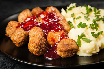 Meatballs and mashed potatoes