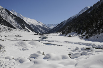 Fototapeta na wymiar Krimmler Achental im Winter
