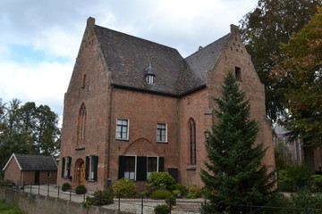 Fototapeta na wymiar kerk behorend bij kasteel Huis Bergh in 's Heerenberg
