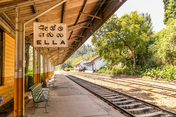 Obraz premium Znak stacji kolejowej Ella, Sri Lanka